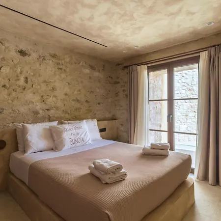 Eunoia Aparthotel 4*